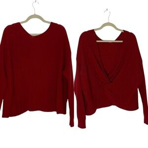 𝅺LOVE J long sleeve sweater with back twist feature